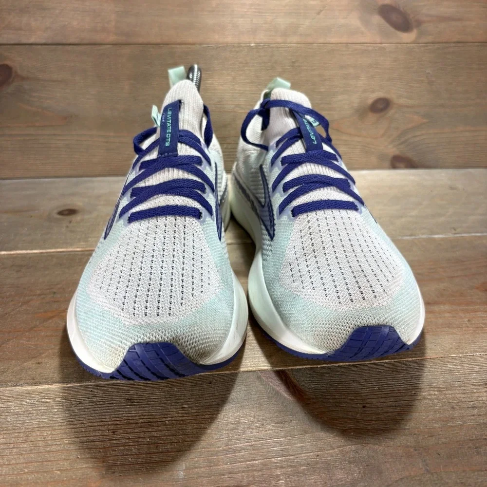 Brooks Levitate GTS 5 Womens size 8 shoes White Mesh Running sneakers